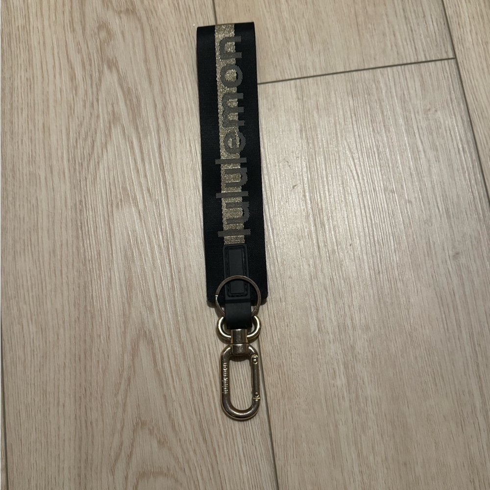 lululemon wrist keychain